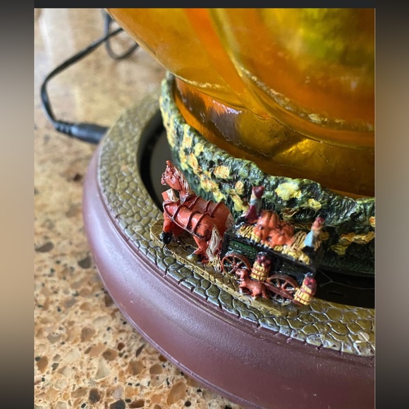 Thomas Kinkade Illuminated Glass Pumpkin "Reflections Of A Harvest Season". - Picture 10 of 10